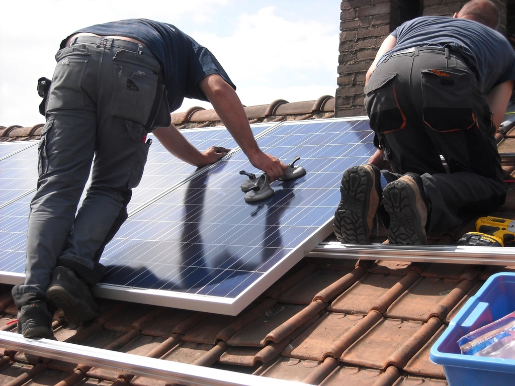 Placas solares 2026: precio, ayudas y amortización real