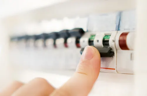 servicios urgente 24h - Servicio de instalación eléctrica en Madrid - foto 2