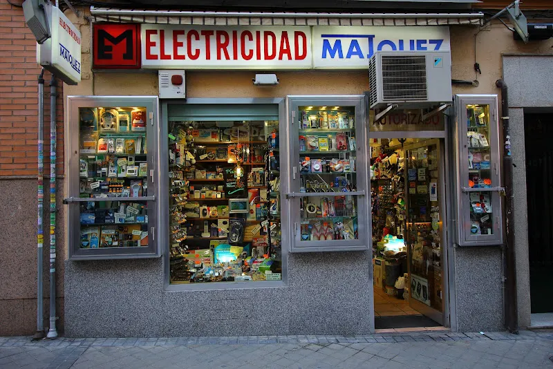 Electricidad Máiquez - Electricista Retiro -Barrio Salamanca-Moratalaz-Pacifico-Embajadores-Alcala - Madrid