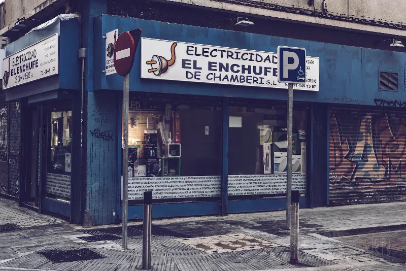 Electricidad El Enchufe - Tienda de electricidad en Madrid - foto 2