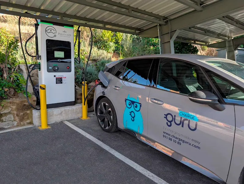 ChargeGuru España - Servicio de instalación eléctrica en Pozuelo de Alarcón - foto 2