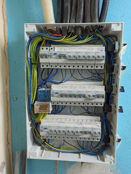 El Voltios - Electricista en Alcobendas - foto 2