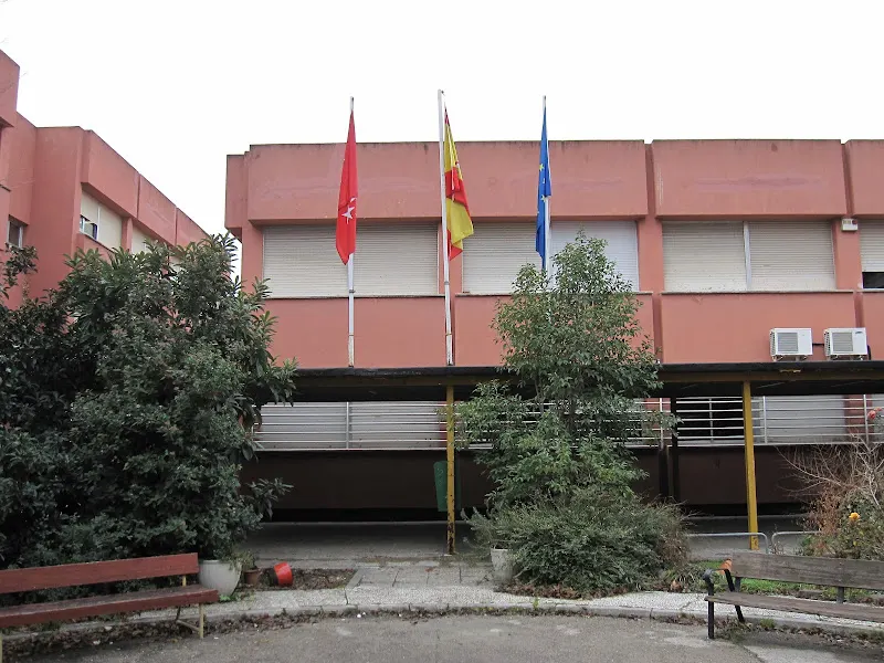 I.E.S. Moratalaz - Centro de formación profesional en Madrid - foto 2