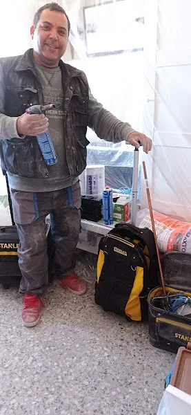 Fontanero,electricista,pintor, reformas, lampista - Fontanero en L'Hospitalet de Llobregat - foto 2