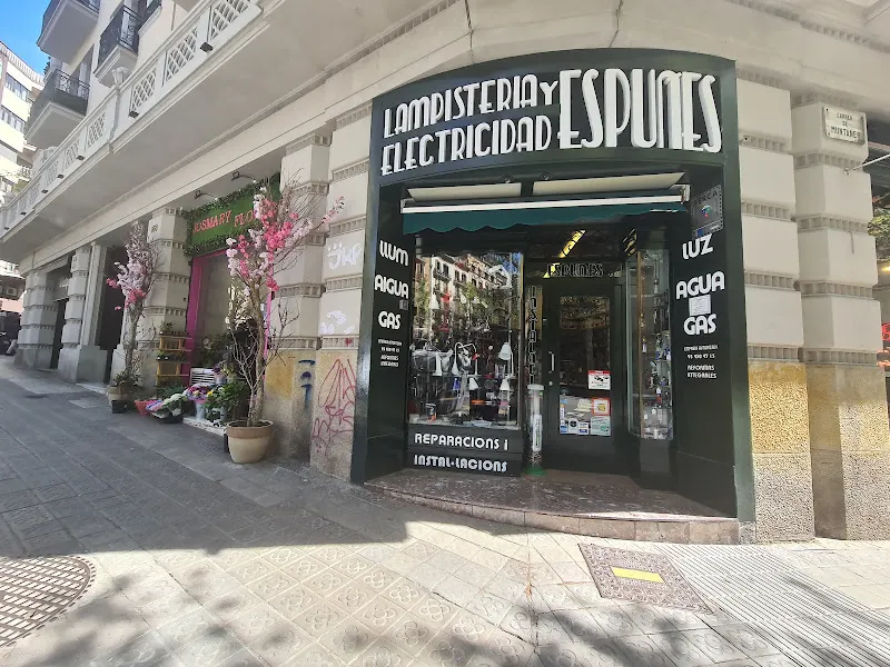 Lampistería y Electricidad Espuñes Scp - Tienda de electricidad en Barcelona - foto 2