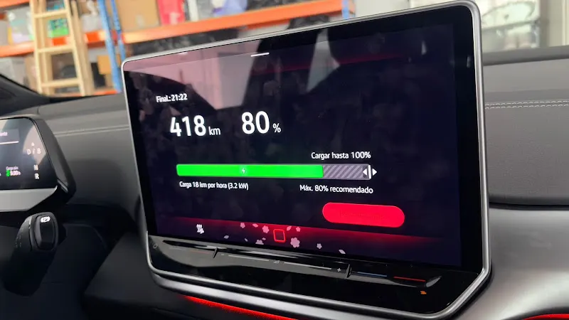 Recargauto | Instaladores de cargadores de coches - Contractista d'estacions de recàrrega per a vehicles elèctrics en Barcelona - foto 2