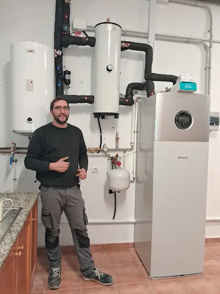 CHRISTOPHER RIVAS INSTALACIONES CONSCIENTES - Contratista de aire acondicionado en Sant Salvador de Guardiola - foto 2