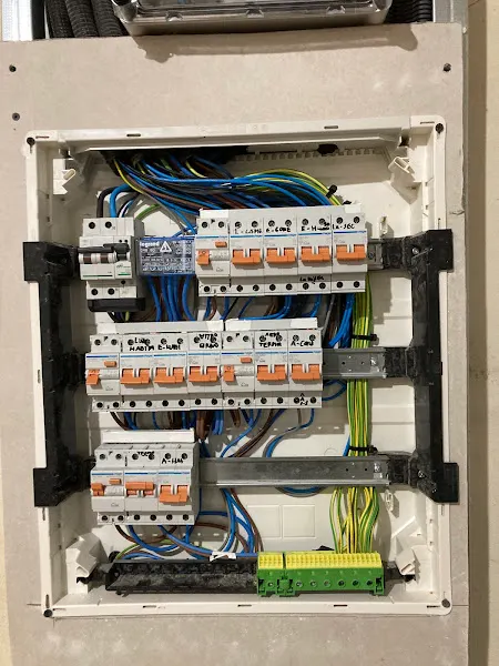InstalacionesBCN - Electricista en Sant Salvador de Guardiola - foto 2