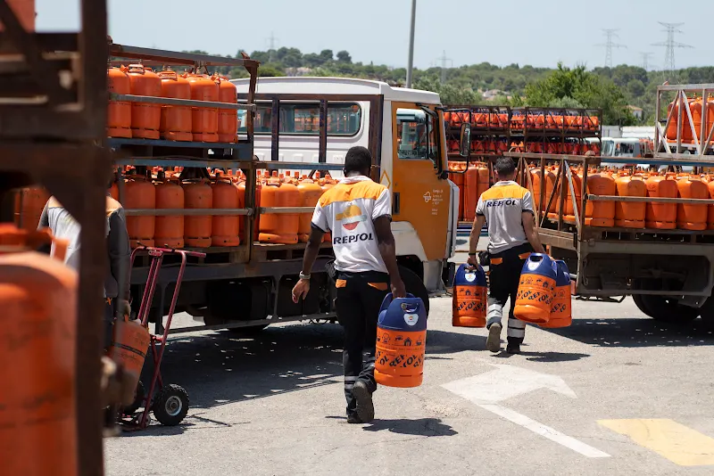 Agencia distribuidora de gas butano y propano Repsol y Servicio Oficial Repsol - EUROTRIGO SA - València
